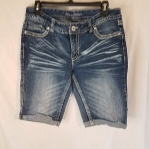 Ariya jean shorts dark wash bling plus size 13/14 Bermuda dark wash